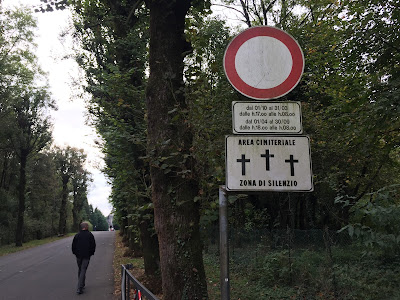 Area cimiteriale sign in Crespi d'Adda.