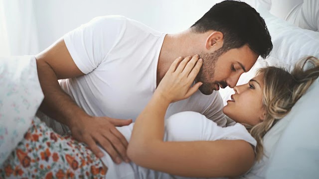 How To Satisfy A Woman In Bed: इन तरीकों से बिस्तर पर अपनी पत्नी को कर सकते हैं खुश