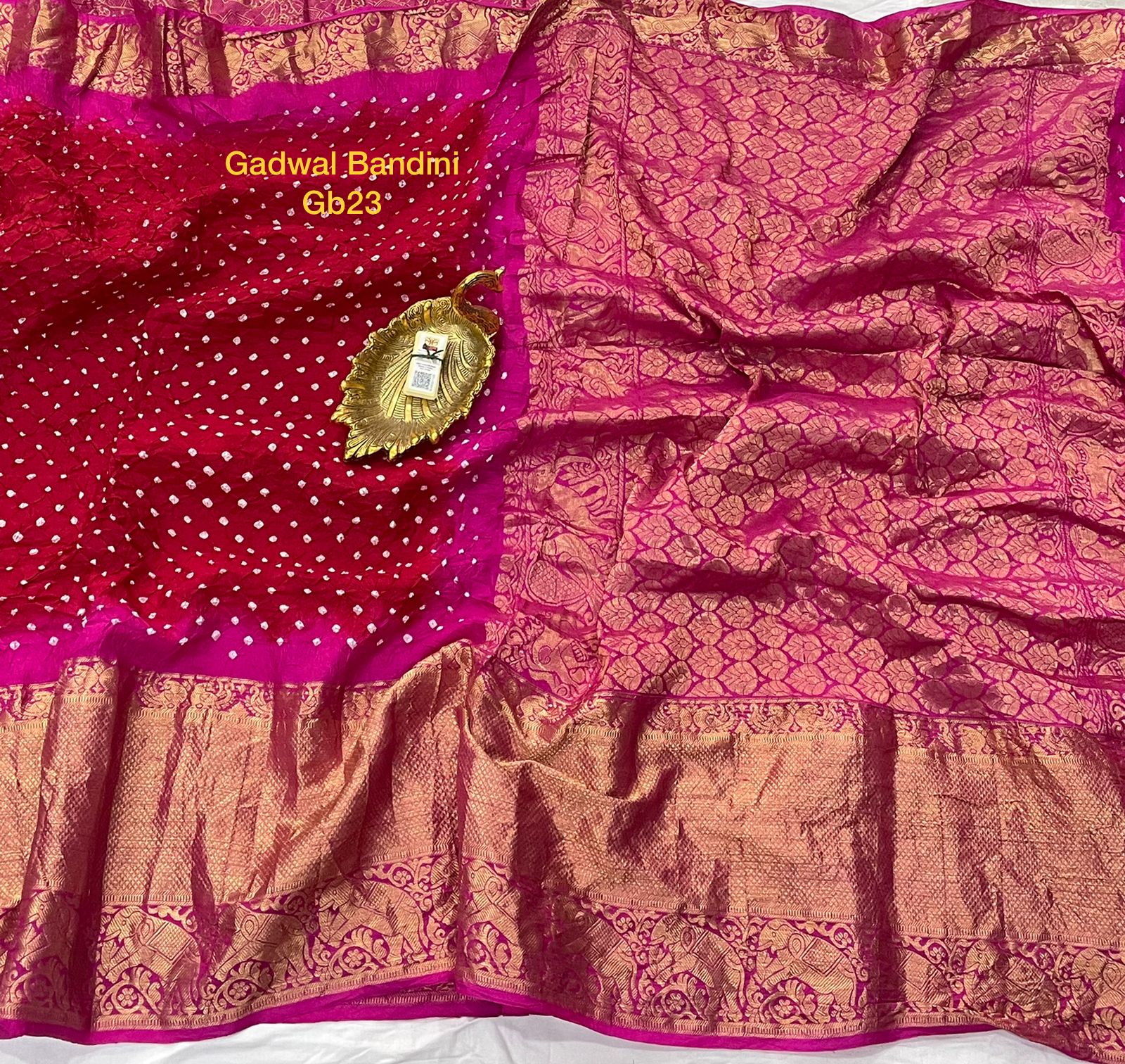 Handloom.gadwal kanchi border bandhini sarees