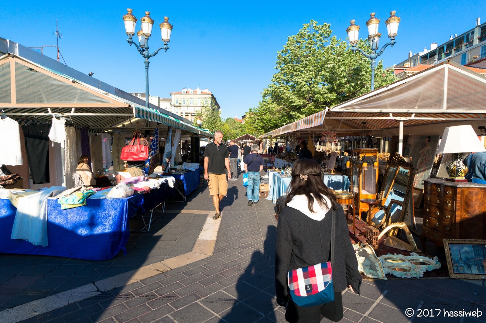 サレヤ広場 (Cours Saleya)