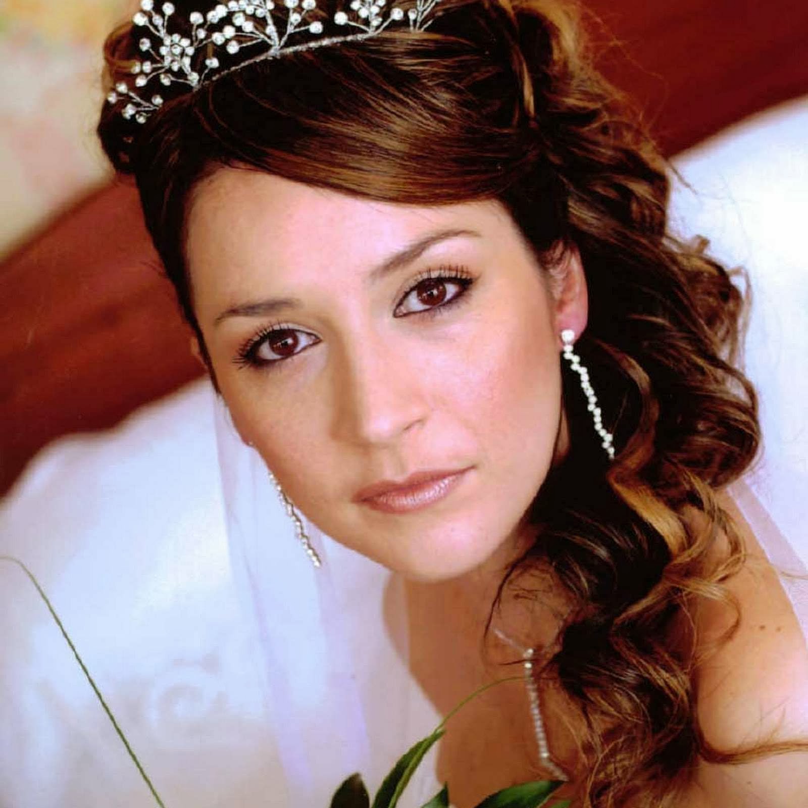 wedding hairstyles half up with veil wedding hairstyles with tiara Best Wedding 2012 Squidoo Welcome to 