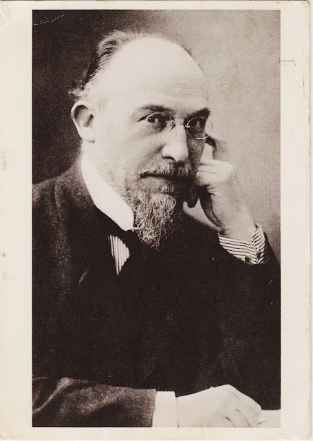 Erik Satie (1866-1925). Photographer unidentified.