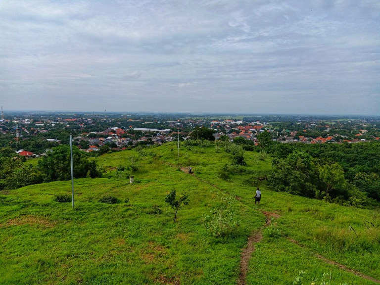 Watu Kodok, Bukit Zamrud Kabupaten Situbondo