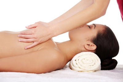 Lợi ích của việc massage ngực