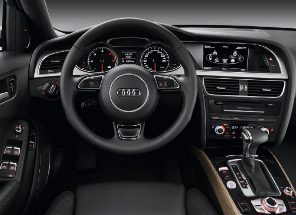 2013 Audi A4 interior