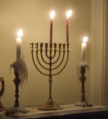 Hanukkah and shabbos candles