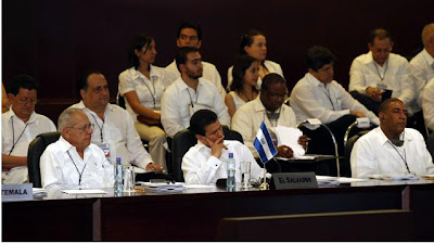 Hugo Martínez reemplaza al Presidente Funes en Cumbre Latinoamericana en México