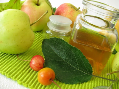 Uses of apple vinegar as beauty treatment