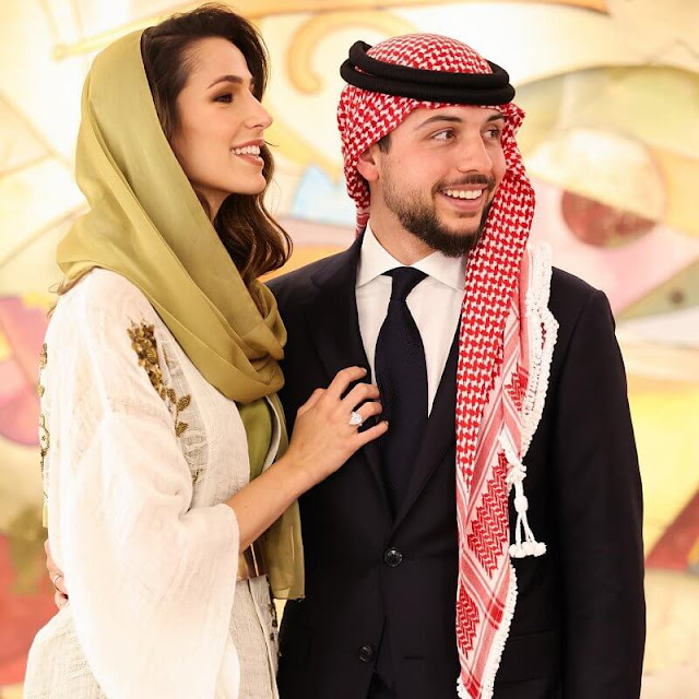 King Abdullah and Queen Rania. Rajwa Khaled bin Musaed bin Saif diamond ring. Crown Prince getting married