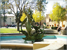 Memorial Fountain, Universidad de Stanford