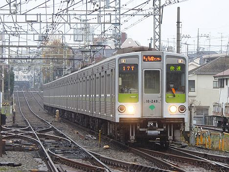 京王電鉄　快速　京王多摩センター行き14　都営10-000形220F・230F・240F