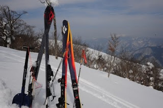 三ノ丸、氷ノ山を北望する