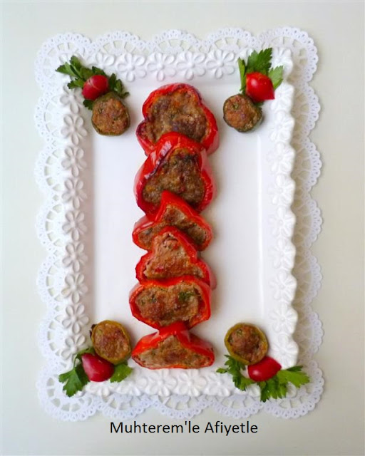 Meatballs in red pepper