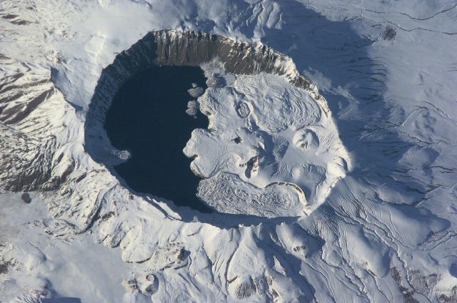 Немрут през зимата Nemrut_(volcano)