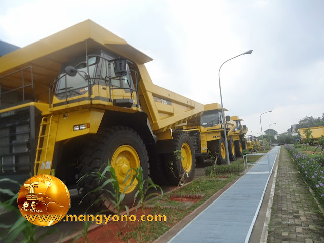 FOTO : DUMP TRUCK Komatsu Indonesia.