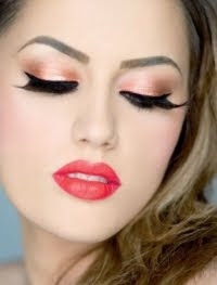 Tips on Wearing False Eyelashes