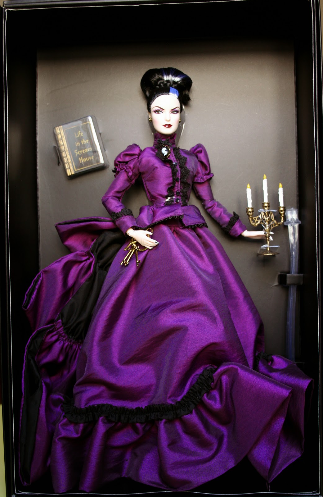 Barbie Collector Passion: Haunted Beauty Mistress of the Manor