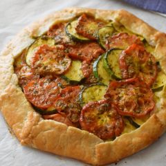 Receta: galette de tomates y calabacín