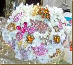 Broach Bouquet1 (640x567)