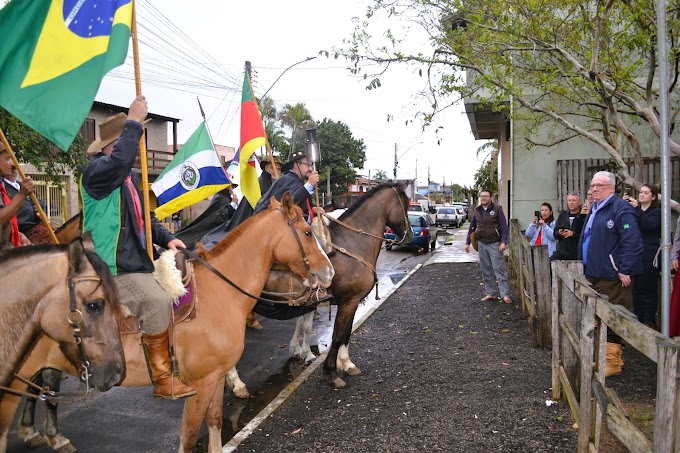 Chama Crioula chega a Cachoeirinha em meio à chuva