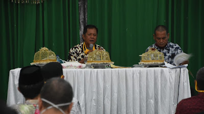 Bupati Soppeng di dampingi Sekkab Soppeng Drs.H.A.Tenri Sessu,M.Si ini yang di Lakukan