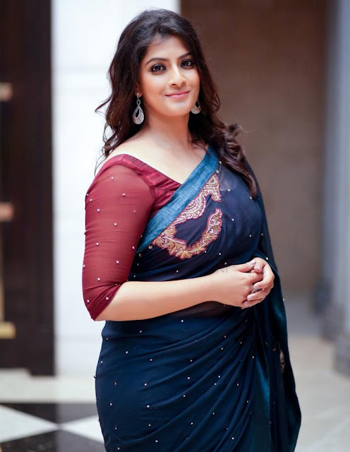 Varalakshmi Sarathkumar Latest Photoshoot Pics In Saree