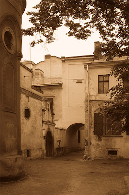 Львов – Львiв – Lviv. Армянский дворик