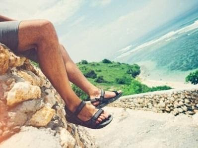 8 Sandal Pria Kualitas Terbaik Saat Ini