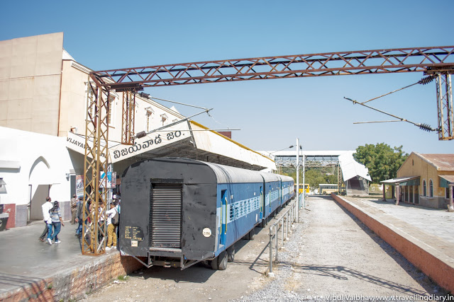 Railway station set