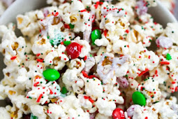 WHITE CHOCOLATE REINDEER POPCORN