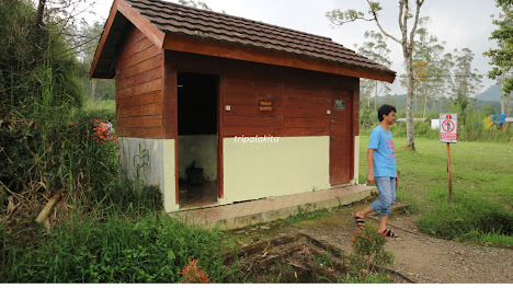 Kamar mandi untuk masing-masing igloo camp