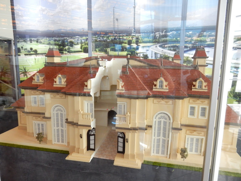 Downsizing mansion model miniature