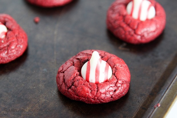 Red-Velvet-Thumbprint-Cookies-12