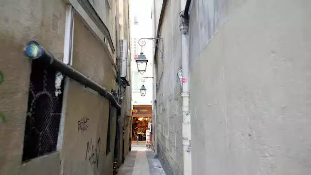 Calle más angosta de París - La calle del gato que Pesca