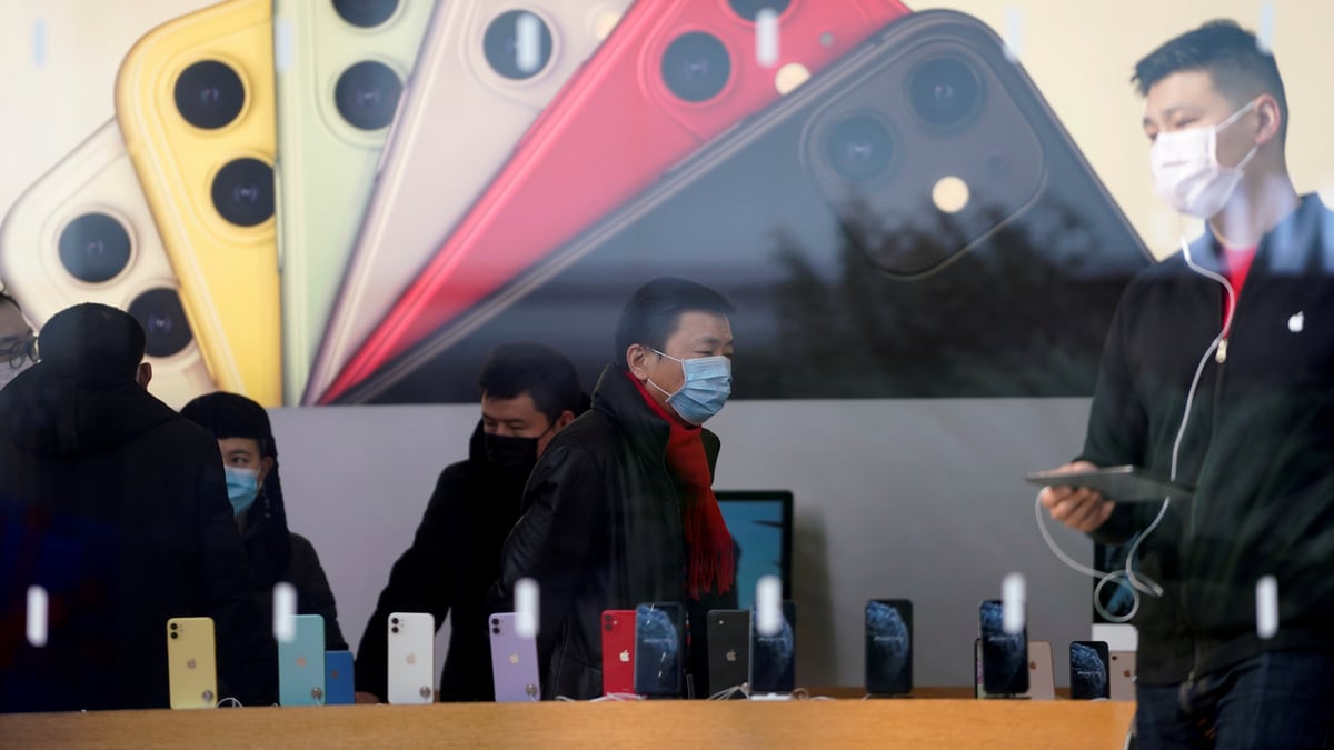Global Smartphone Sales Fell 14 Percent in February as Coronavirus Spread