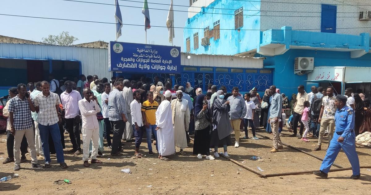 “جواز السفر” وثيقة السودانيين للنجاة من ويلات الحرب