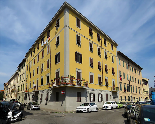 Corner building, Via Bonaini, Via de Tivoli, Livorno