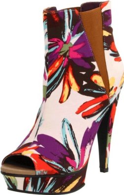 Botas estampadas con flores de Michael Antonio