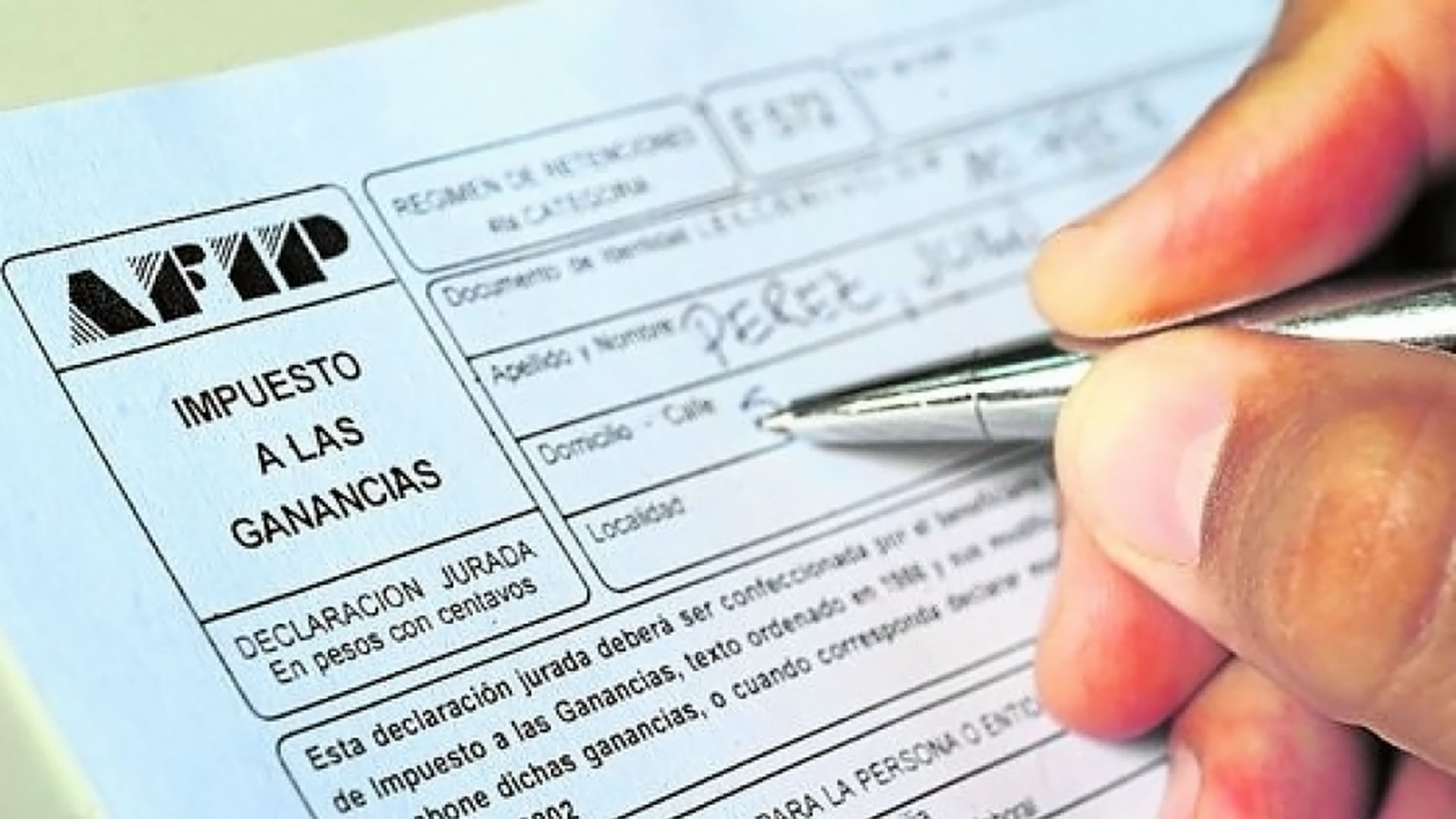 El oficialismo presentó un proyecto para que no paguen Ganancias los que cobran hasta 150 mil pesos