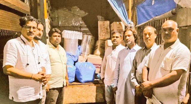 #JaunpurLive : बाढ़ पीड़ितों के लिए व्यापारियों ने भेजी राहत सामग्री