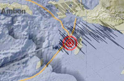 Ambon, Malukupost.com - Gempa bumi tektonik 5,9 Skala Richter (SR) mengguncang kota Dobo, kepulauan Aru, provinsi Maluku pada Sabtu (26/1), pukul 17.12 WIT. Hasil analisis BMKG menunjukkan informasi awal gempa bumi ini berkekuatan 6,6 SR yang selanjutnya dilakukan pemutakhiran menjadi 5,9 SR, kata Kepala BMKG kelas I Ambon, Sunardi. Episenter gempa bumi terletak pada koordinat 5,51 LS dan 133,83 BT, atau tepatnya berlokasi di laut pada jarak 51 km arah Barat Laut Kota Dobo, Kabupaten Kepulauan Aru, pada kedalaman 13 km.