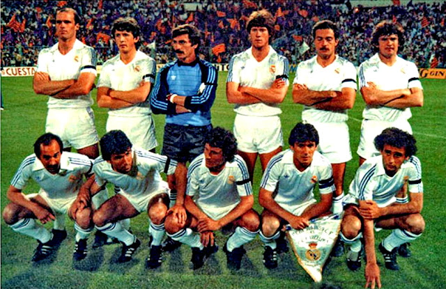 📸REAL MADRID C. F. 📆04/06/1983 👥Metgod, Ángel, Miguel Ángel, Bonet, San José, Camach0 👥Stielike, Juanito, Salguero, Santillana y Ricardo Gallego F. C. BARCELONA 2 🆚 REAL MADRID C. F. 1 Sábado 04/06/1983, 22:15 horas. LXXIX Copa del Rey, final. Zaragoza, estadio de La Romareda: 34.000 espectadores. GOLES: ⚽1-0: 32’, Víctor Muñoz. ⚽1-1: 50’, Carlos Santillana. ⚽2-1: 90’, Marcos Alonso.