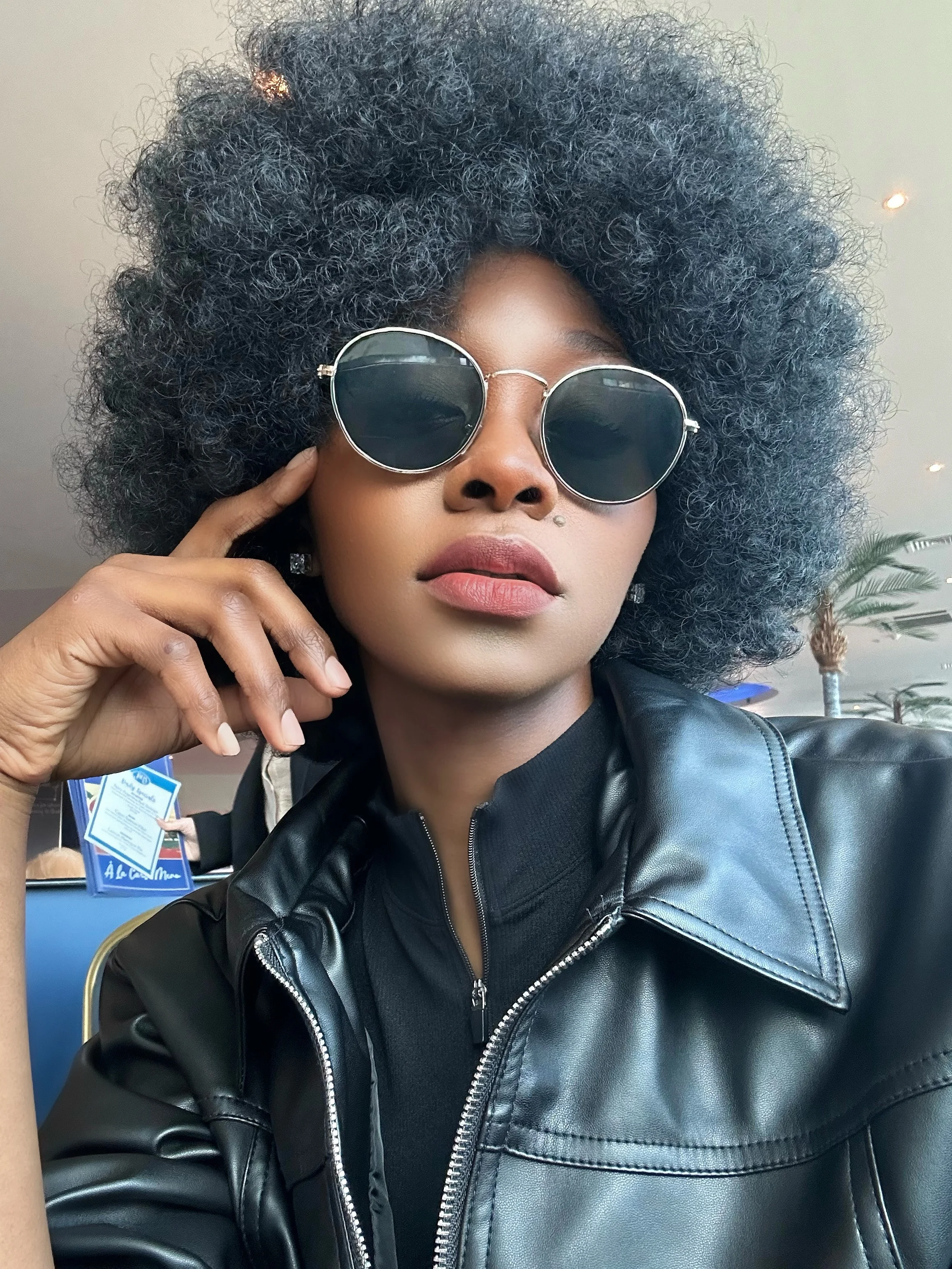 UK top fashion blogger wearing ROUND METAL SUNGLASSES