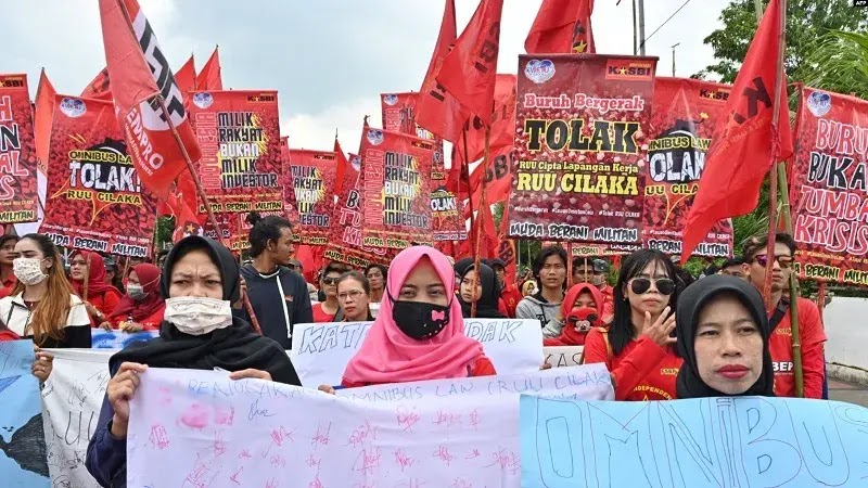 Tolak Omnibus Law Cipta Kerja, Ribuan Buruh Jakarta Gelar Demo Kawasan Patung Kuda