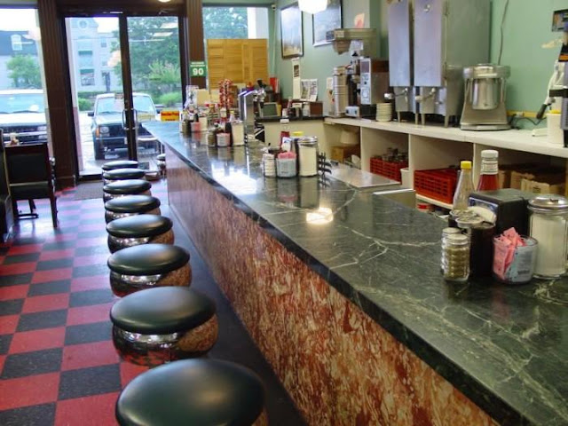 Top 12 Awesome Diners In Texas: Avalon Diner (Houston)