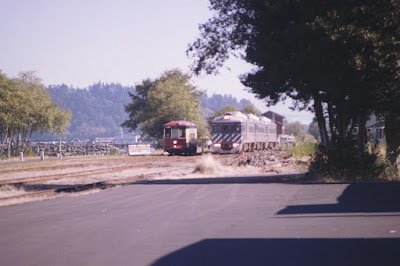 Astoria Riverfront Trolley & Lewis & Clark Explorer at Astoria, Oregon, in 2005