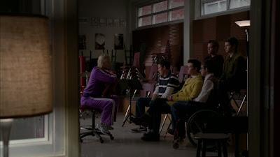 Sue talking to the glee boys about donating their sperm