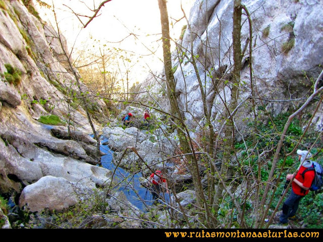 Ruta al Campigüeños y Carasca: Último tramo de la  Foz de Melordaña