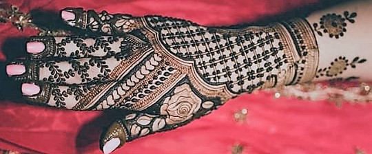 Top  Simple and Beautiful Mehndi Designs