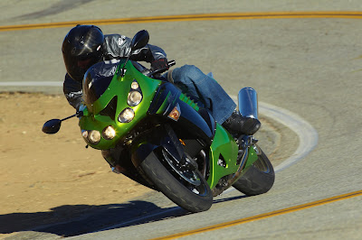 2011 Kawasaki Ninja ZX-14 Action